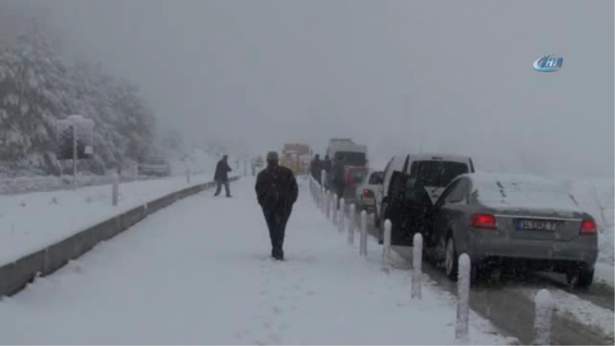 Karabük-Bartın Karayolu Yoğun Kar Yağışı Nedeniyle Trafiğe Kapandı