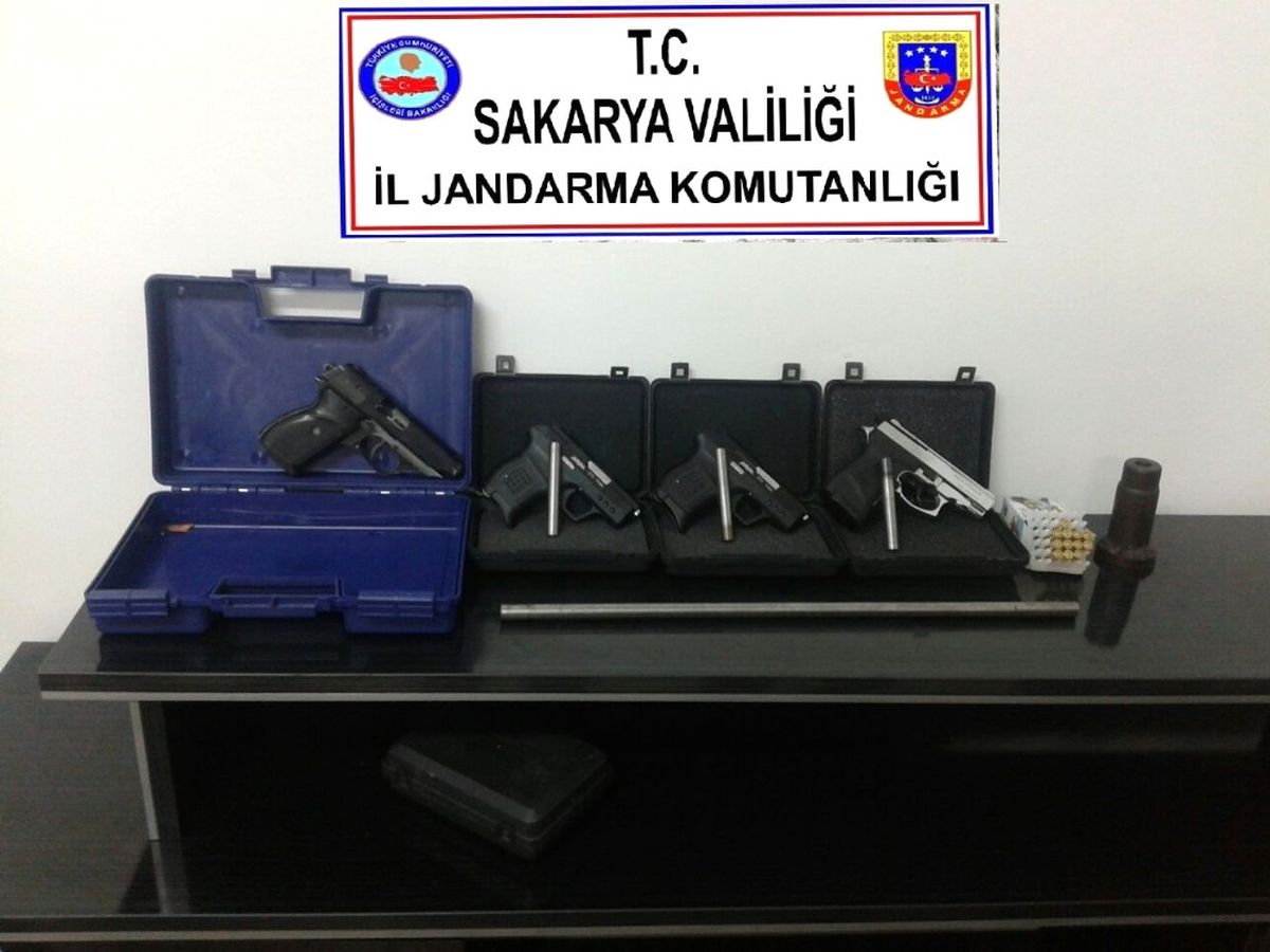 Kuru Sıkı Tabancaları Gerçek Tabancaya Dönüştüren Şahıs Yakalandı