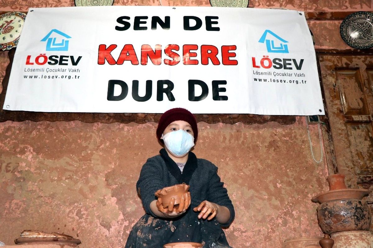 Lösemili Çocuklar Kapadokya\'da Çömlek Yaptı