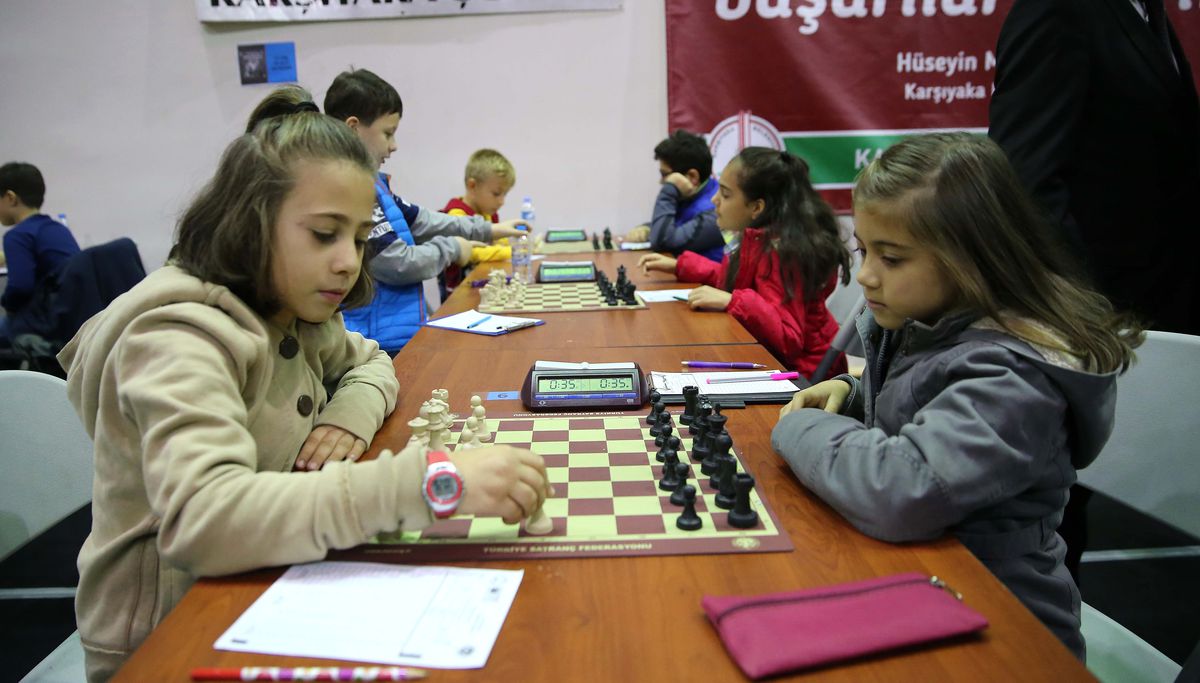 Satranç Tutkunları Ata İçin Bir Arada!