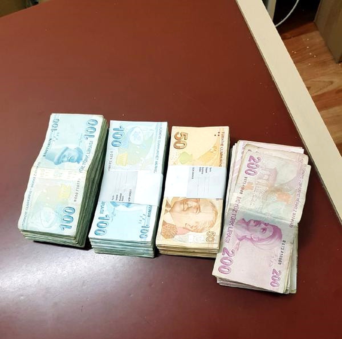 Adliyede 36 Bin Lira Parayı, X-ray Cihazında Unuttu