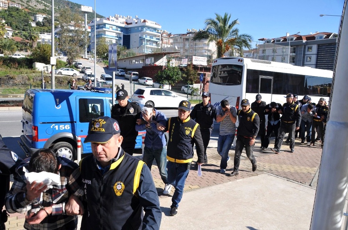 Alanya\'da 8 Kişilik Hırsızlık Çetesi Çökertildi