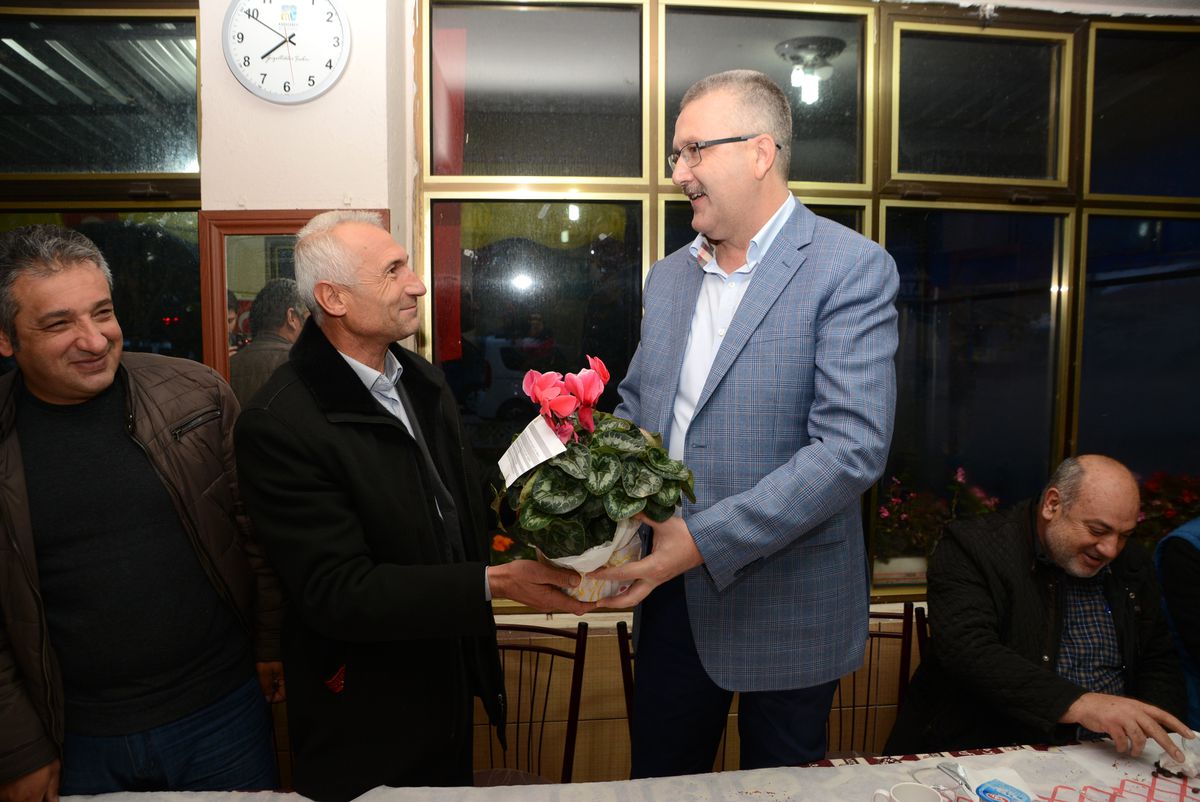 Ali Özkan Gölkıyı\'da Çiçeklerle Karşılandı