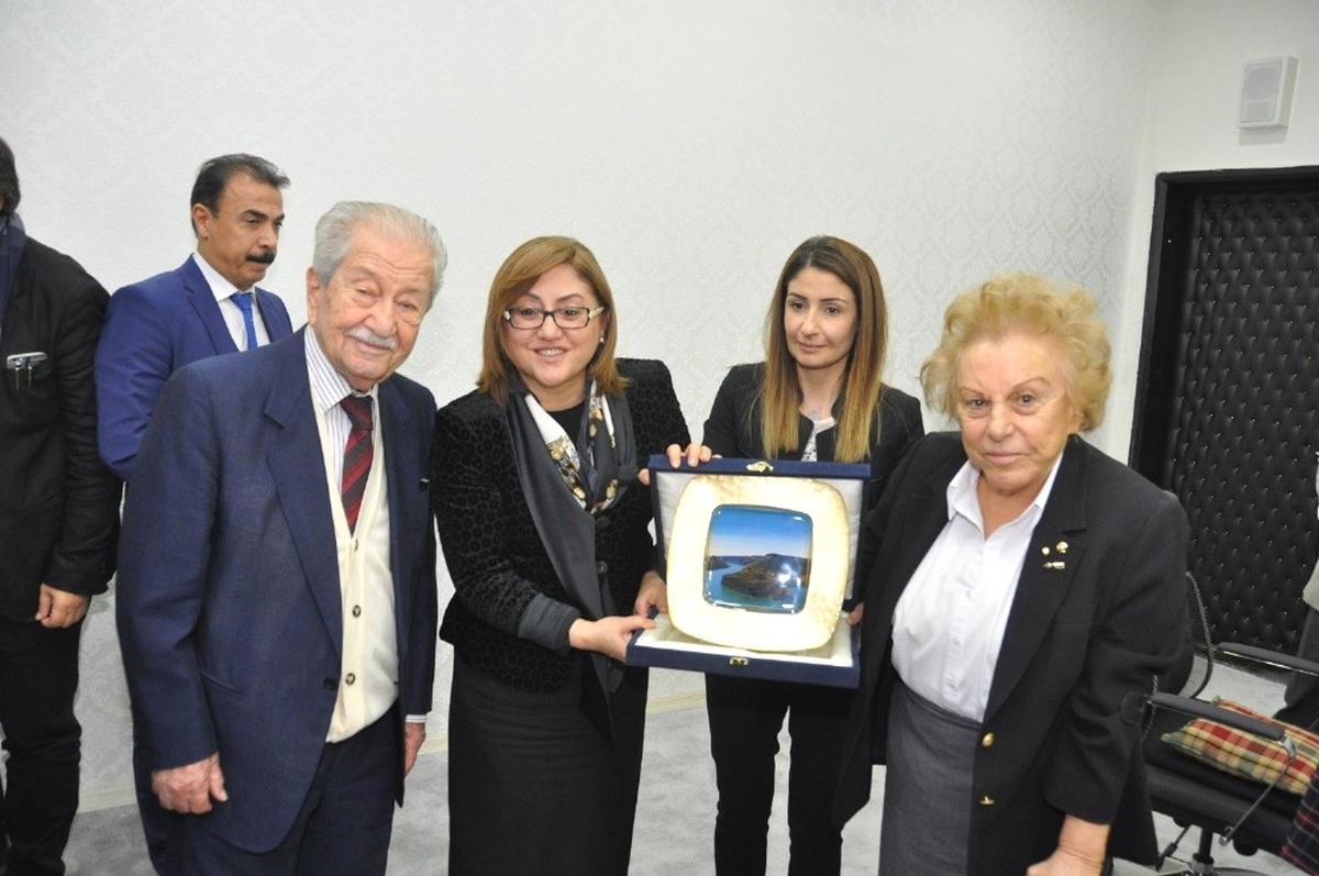 Fatma Şahin\'den Eğitim Duayeni Nüket Ersoy\'a Kutlama