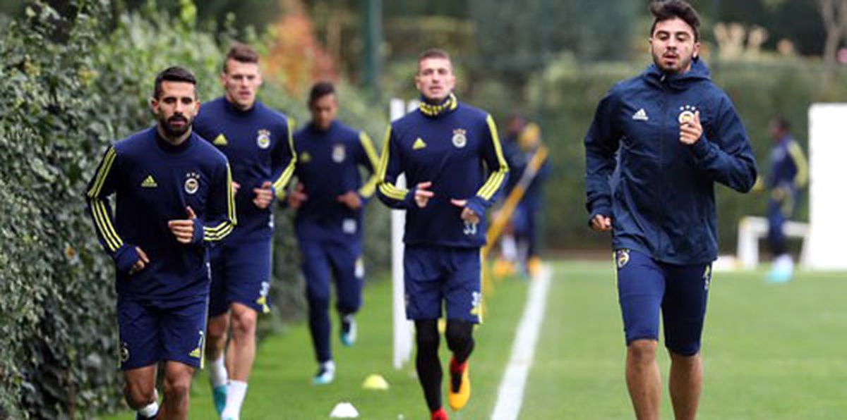 Fenerbahçe, Antalyaspor\'a Bileniyor