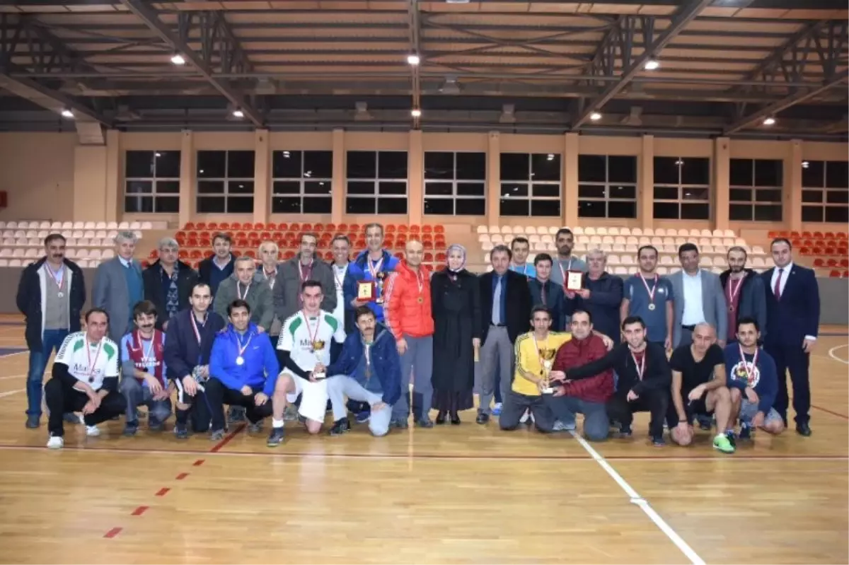 İl Milli Eğitim Müdürlüğü Tarafından Düzenlenen Futsal Turnuvası Sona Erdi