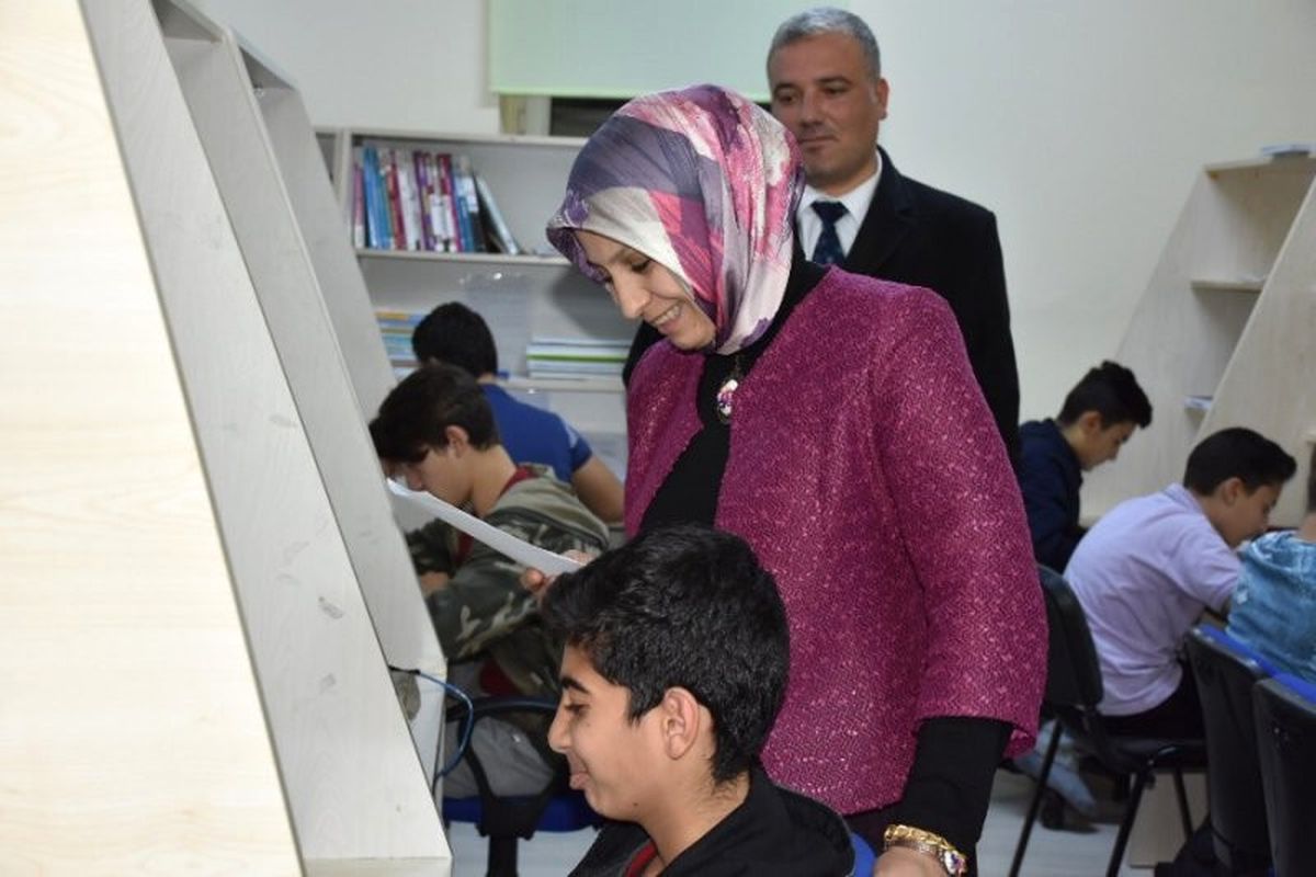 İl Milli Eğitim Müdürü Durmuş, Pansiyonda Kalan Öğrencileri Ziyaret Etti