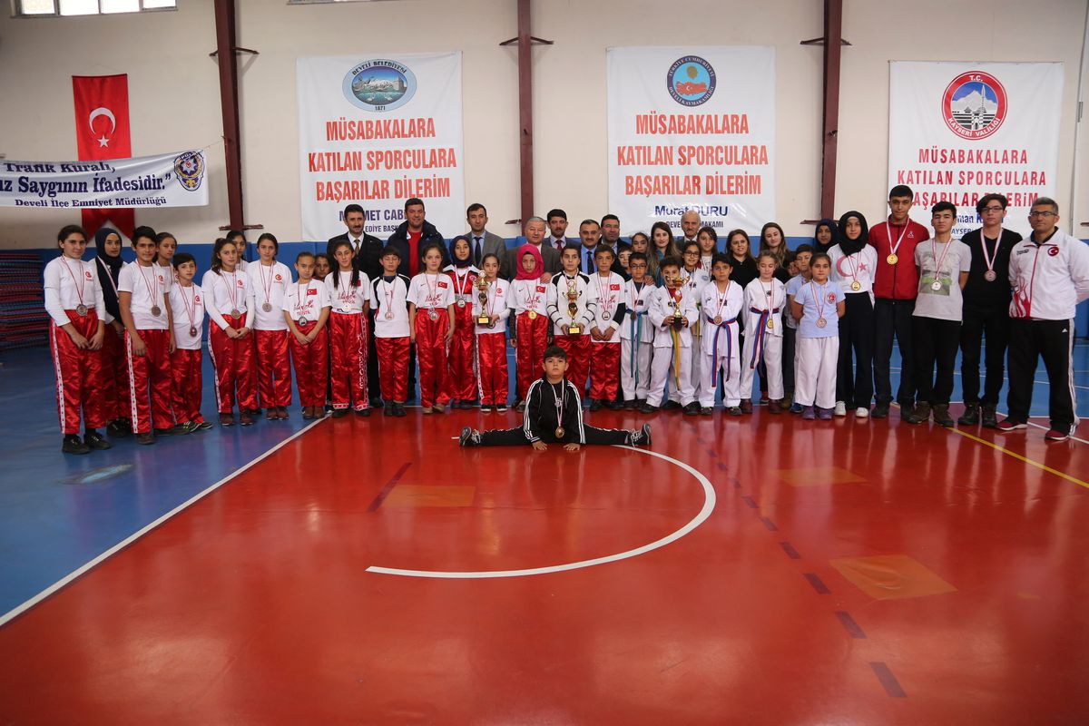 İlçe Protokolünden Kickboks Sporcularına Tebrik Ziyareti