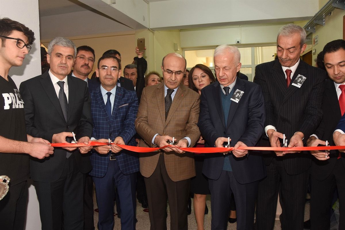 Iraklı Hayırsever İşadamından Kütüphane