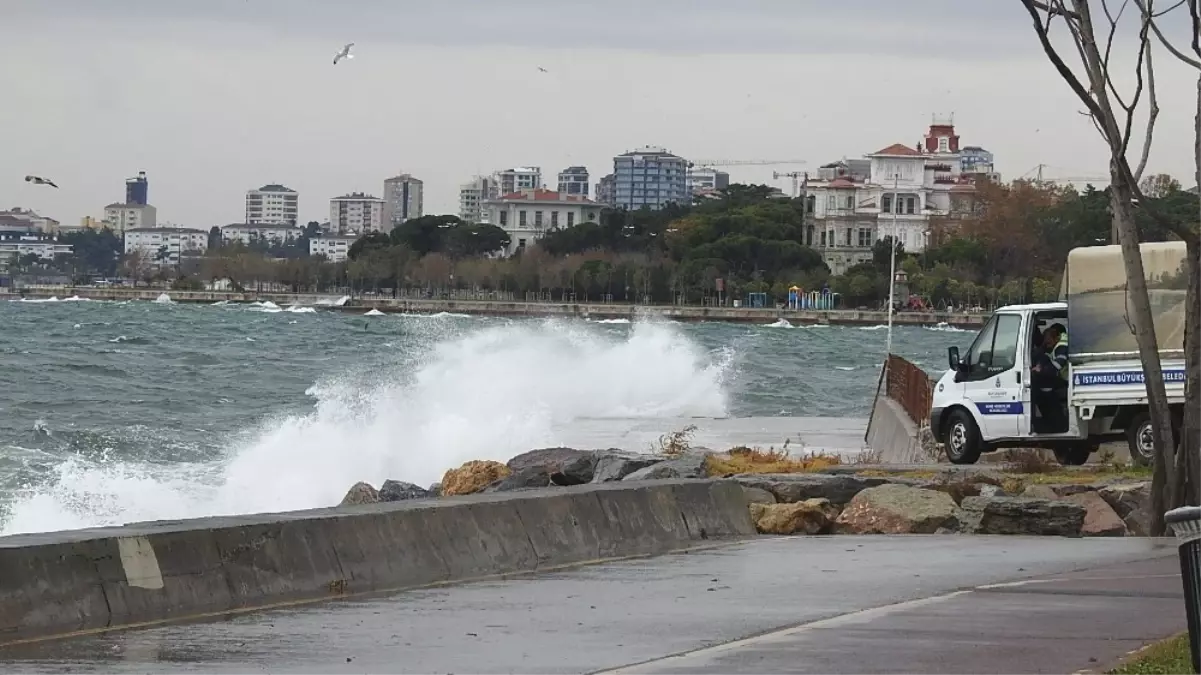 İstanbul\'da Deniz Ulaşımına Lodos Engeli