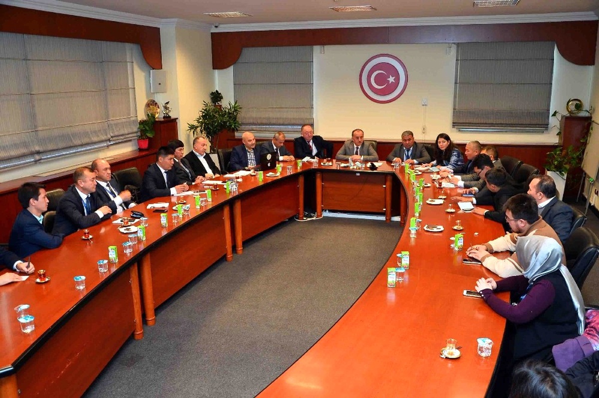 Kırgız Belediye Başkanlarına Bağcılar\'da Finans Yönetimi Sunumu