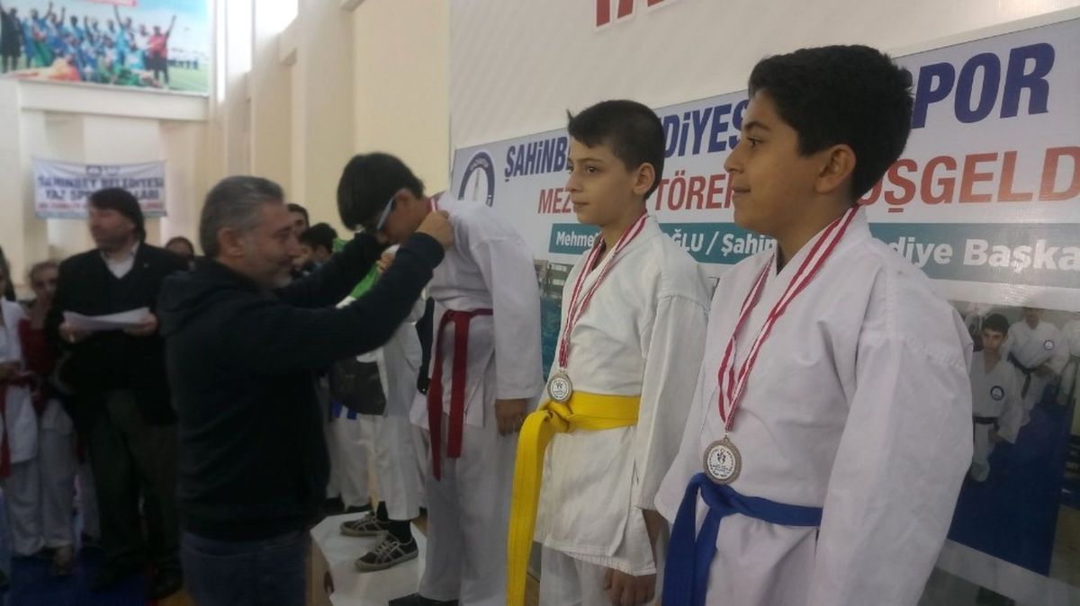 Şahinbey Belediyesi\'nden Karate Turnuvası