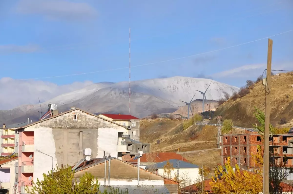 Sincik İlçesine Yılın İlk Karı Yağdı