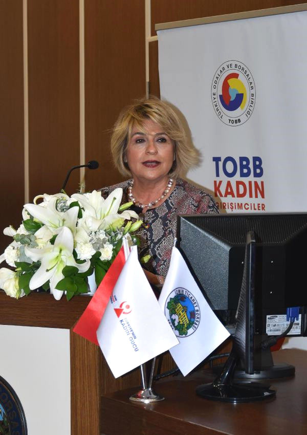 Yazar Tarhan\'dan Gelecek İpuçları