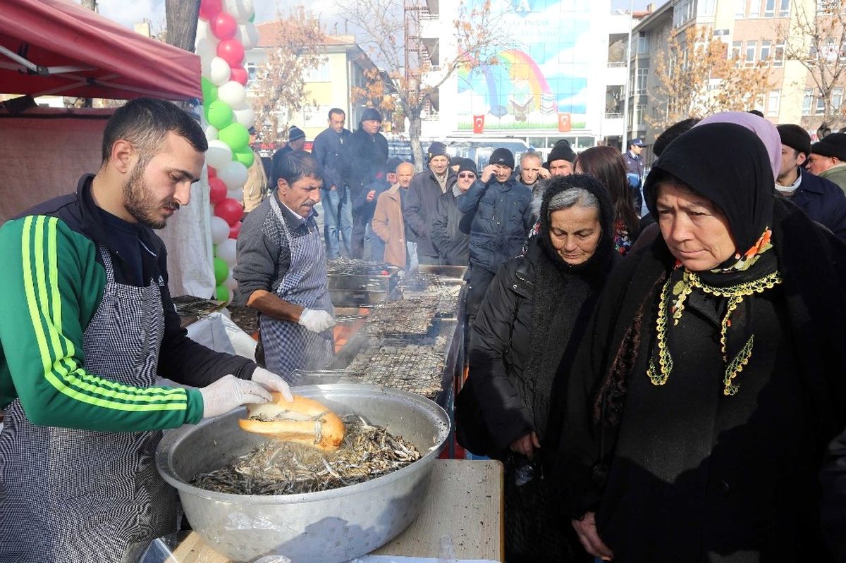 Yenimahalle\'de Hamsi Şenliği Başlıyor