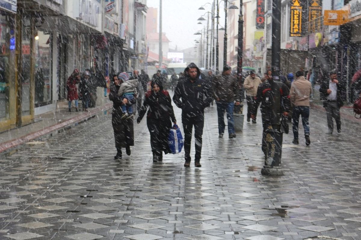 Ağrı\'da Kar Yağışı
