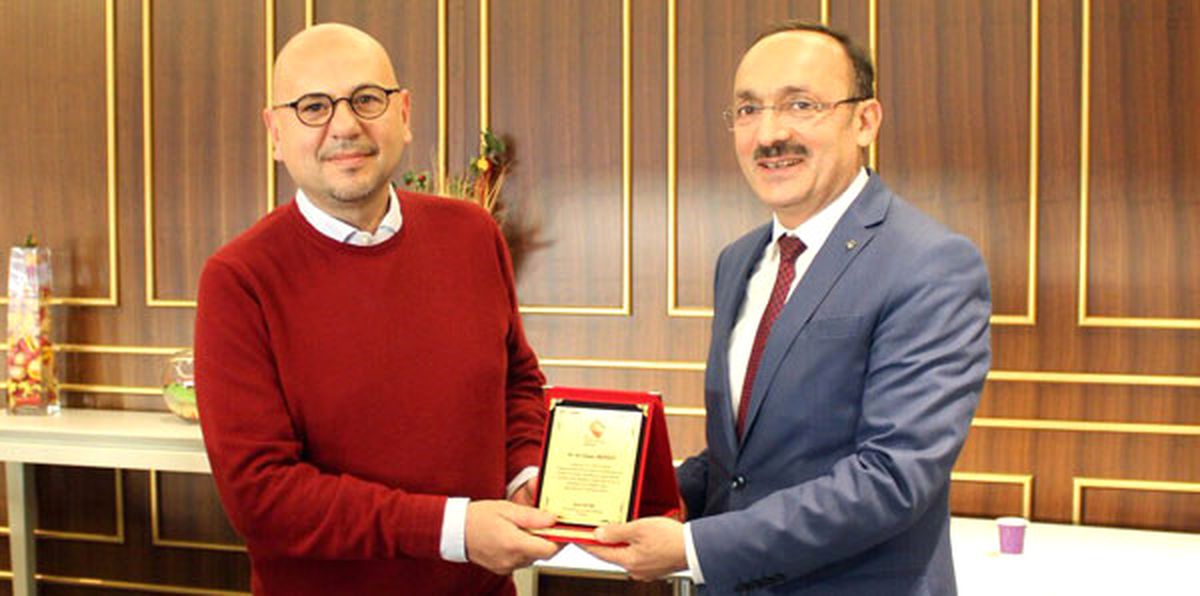 Aile ve Sosyal Politikalar Bakanlığından Galatasaray\'a Plaket