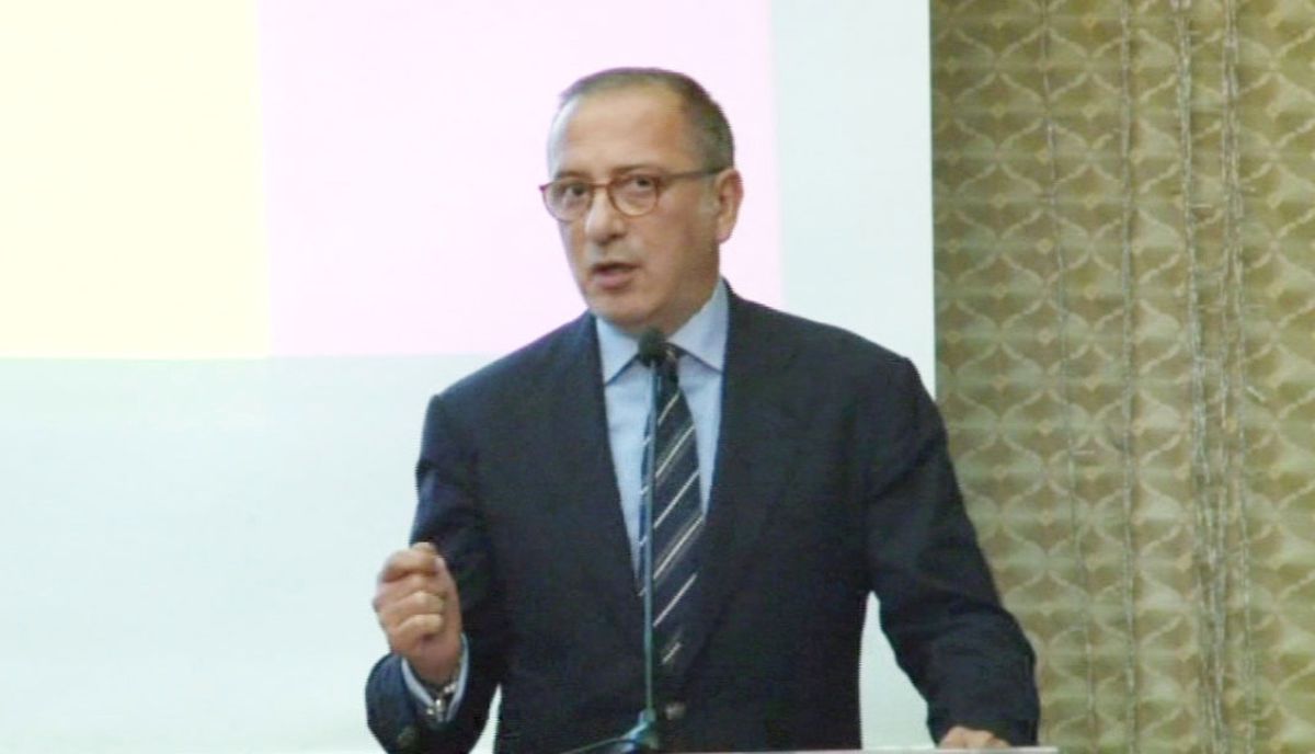 Aziz Yıldırım\'a Hakaret Davasından Beraat Etti