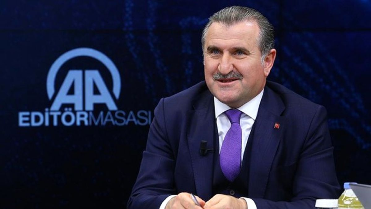 Bak: Milli Takım\'a Türk Hoca