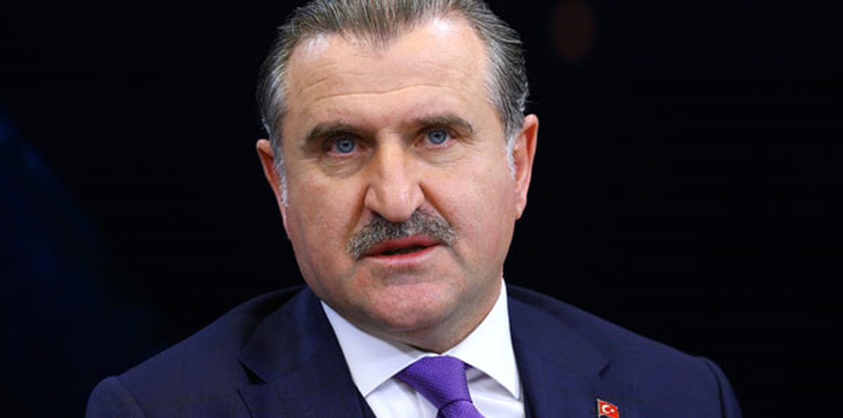 Bakan Bak\'tan Grekoromen Güreşçilere Tebrik