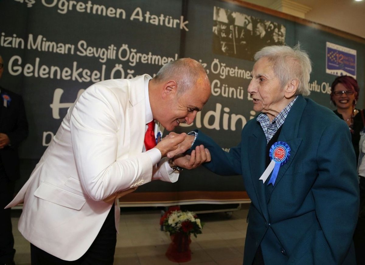 Başkan Akgün: "Öğretmen, Eli Öpülecek İnsandır"
