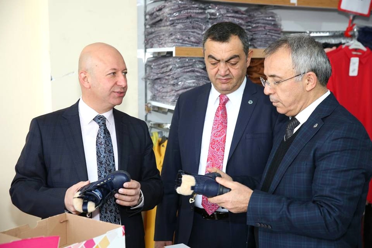 Başkan Çolakbayrakdar: "Sosyal Market Yenilikçi Bir Hizmet Modelidir"