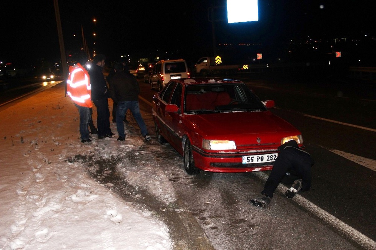 Buzlanan Yollar Zincirleme Kazalara Neden Oldu