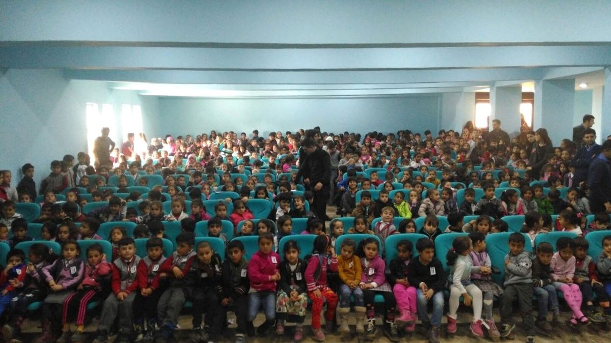Çaldıran İlçesine Konferans ve Tiyatro Salonu