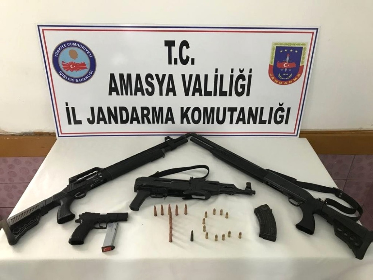 Çalınan Mazotu Ararken Kalaşnikof Buldular