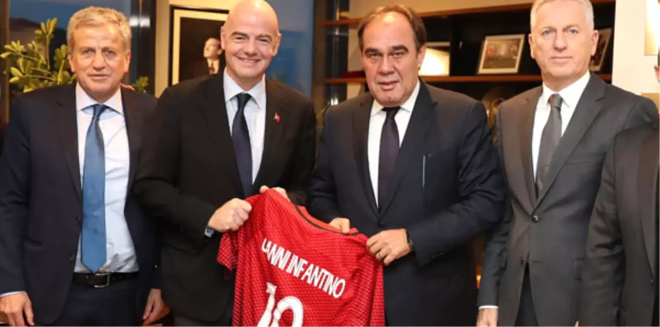 Infantino ve Demirören Basın Toplantısı Düzenliyor...