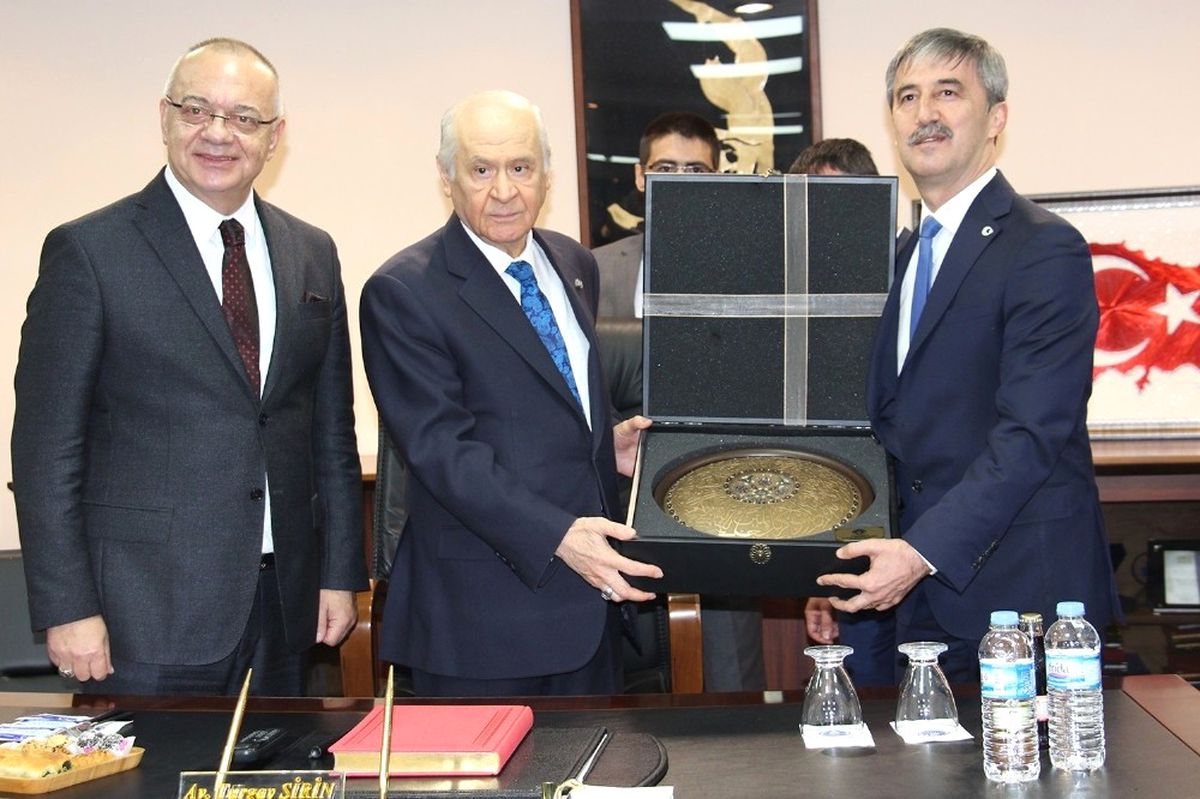 Devlet Bahçeli Turgutlu Belediyesini Ziyaret Etti