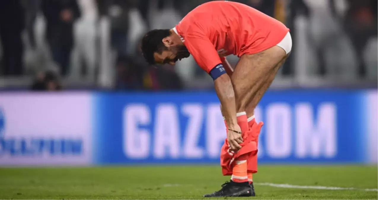 Efsane Kaleci Buffon, Maç Bitince Şortunu Çıkardı