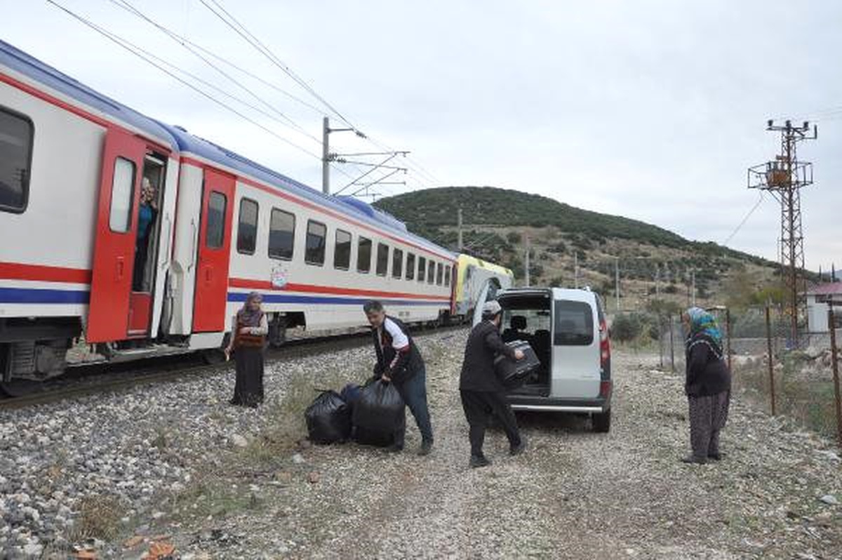 Elektrikler Kesilince, Yolcu Treni Yolda Kaldı