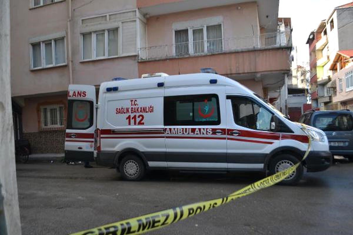 Evinde Ölü Bulundu