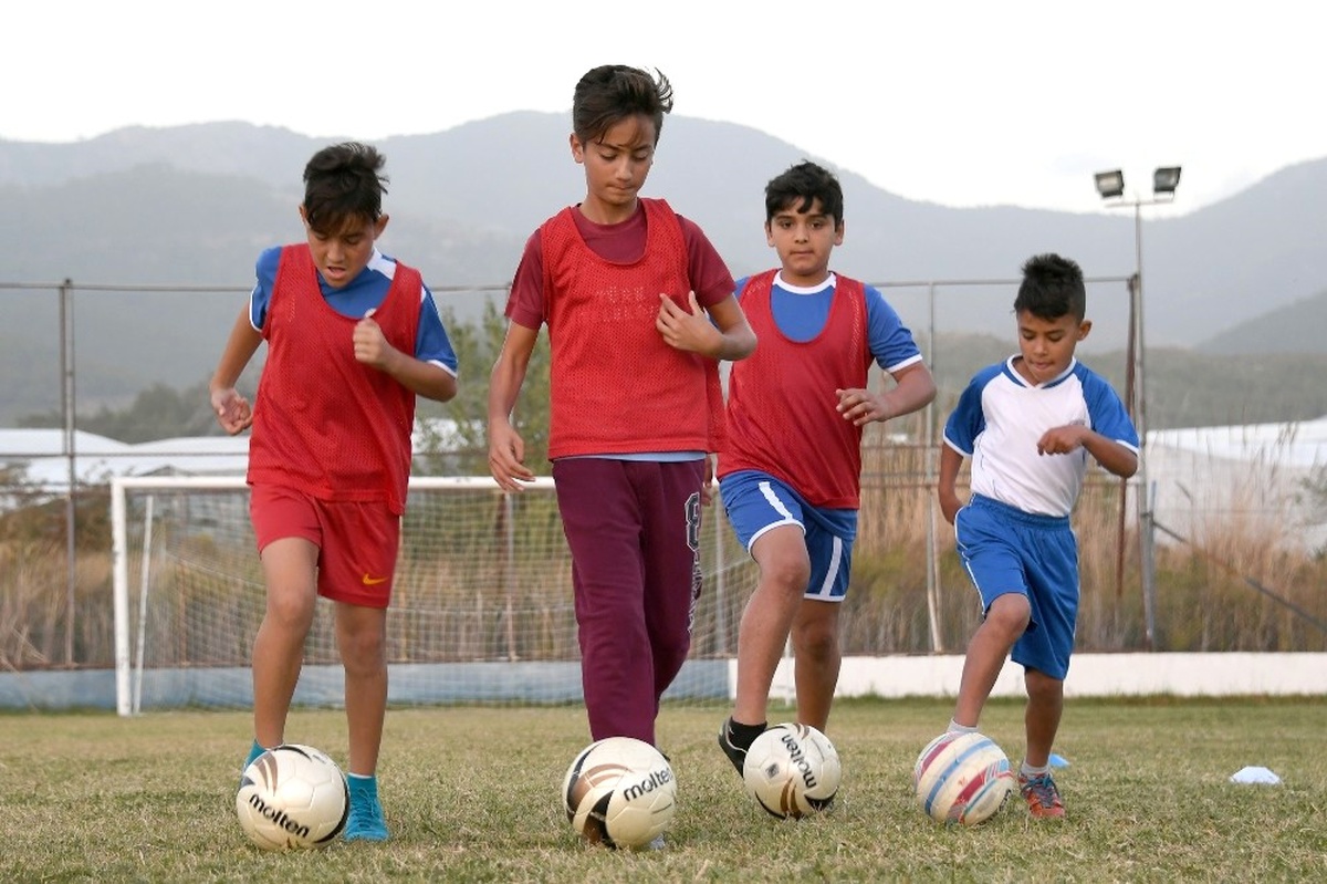 Geleceğin Futbolcuları Bozyazı\'da Yetişiyor
