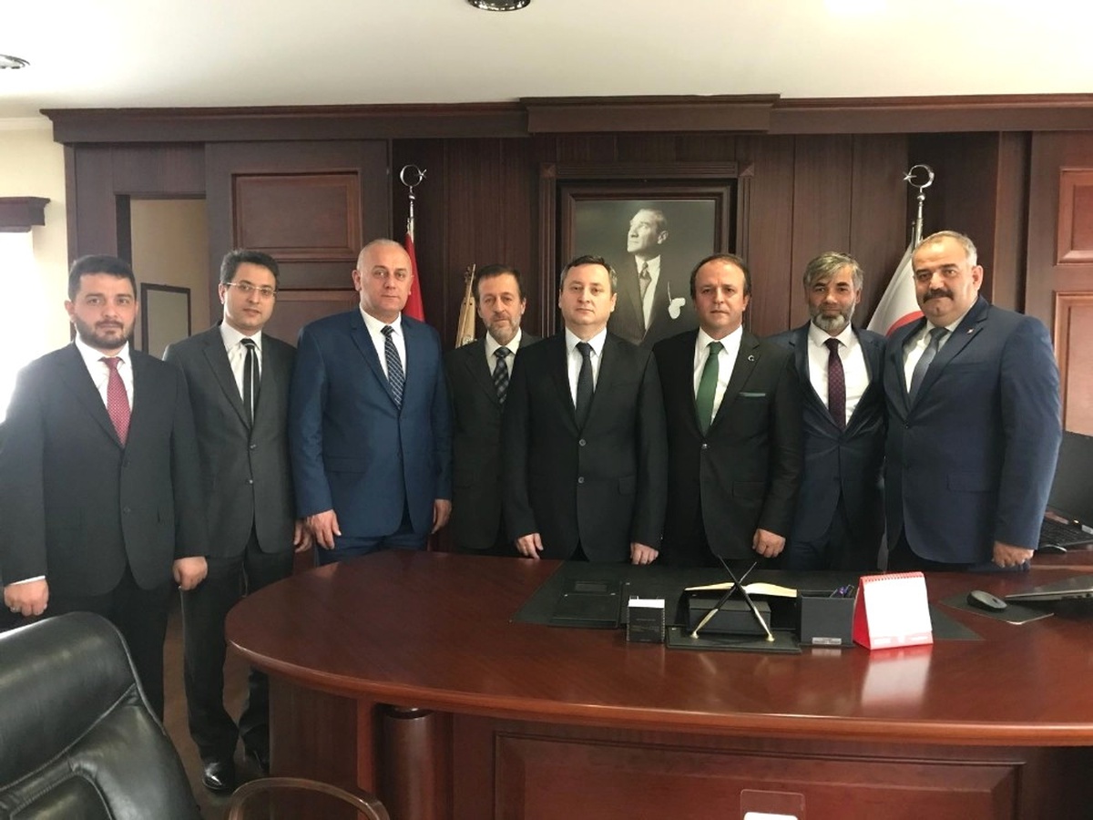 İnşaatçılar Vergi Dairesi Başkanı Yaman\'ı Ziyaret Ederek Sektörün Sorunlarını Konuştu