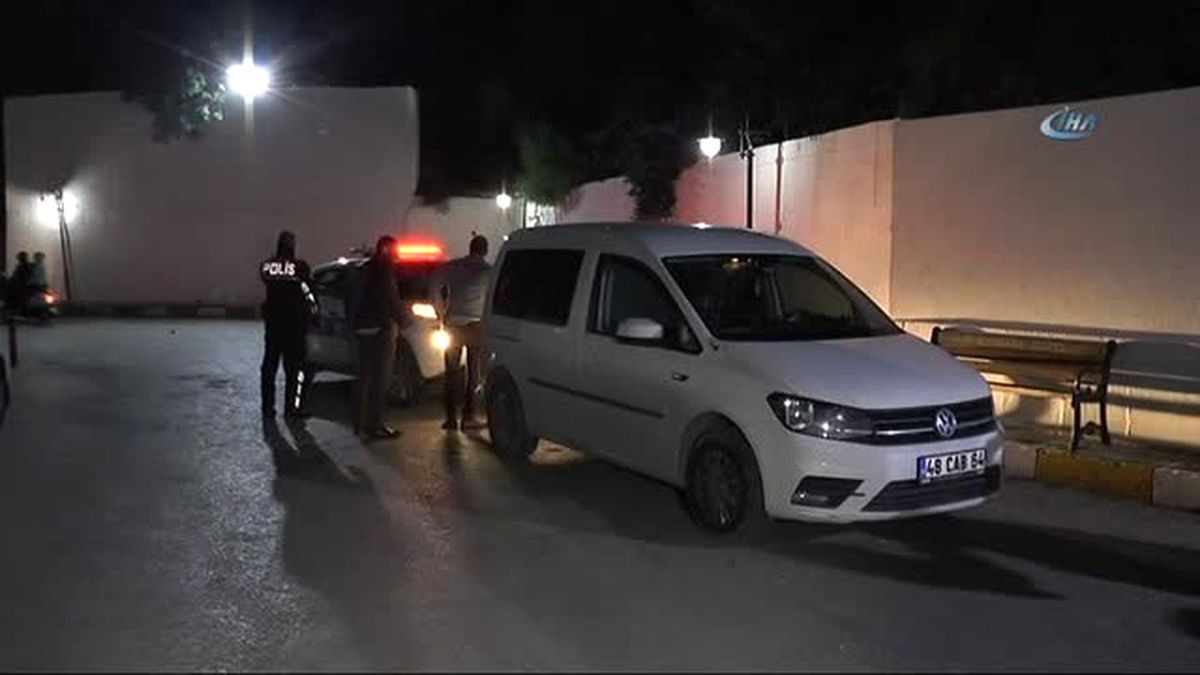 İzmir\'de İşlenen Cinayetin Zanlıları Bodrum\'da Özel Harekat Polislerince Yakalandı