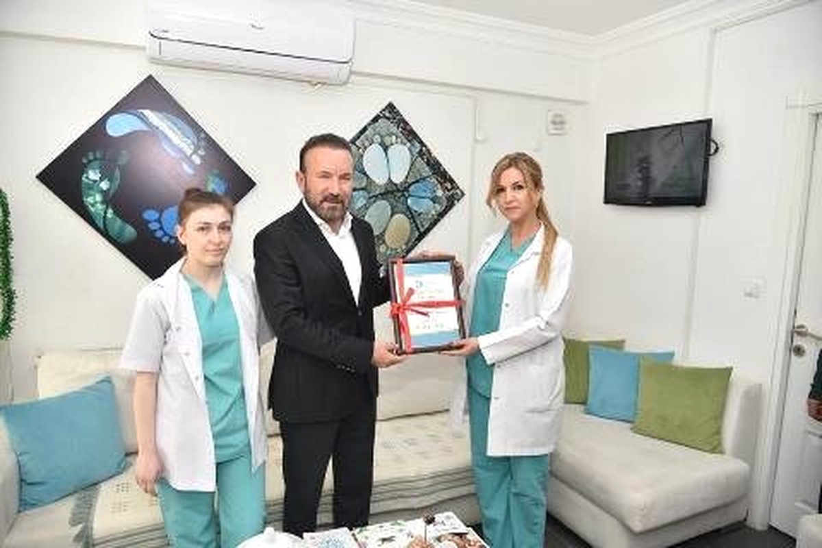 İzmit\'in Örnek İşyerleri Belgelerini Almaya Devam Ediyor