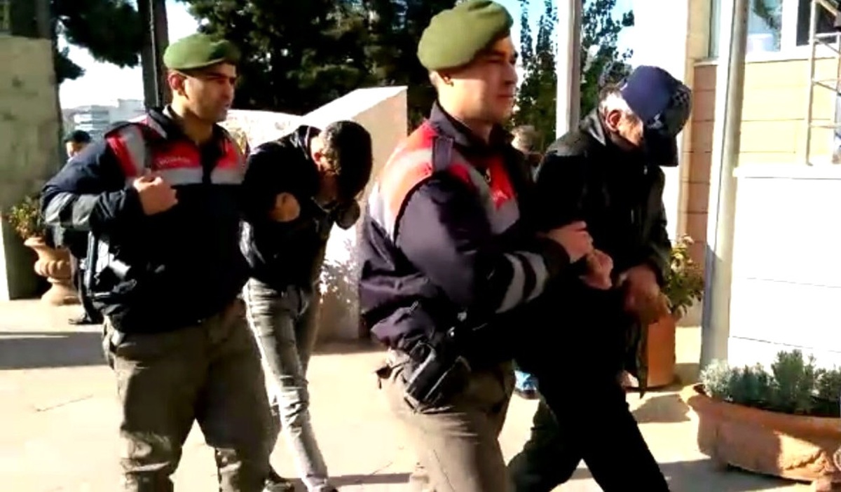 Jandarma İki Olayı Birden Çözdü, 4 Hırsızlık Zanlısını Yakaladı