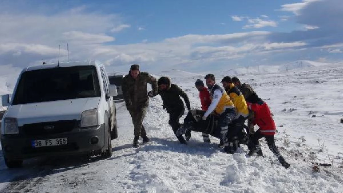Kars\'ta Kaza Yaparak Yaralanan Mühendis, Donarak Öldü