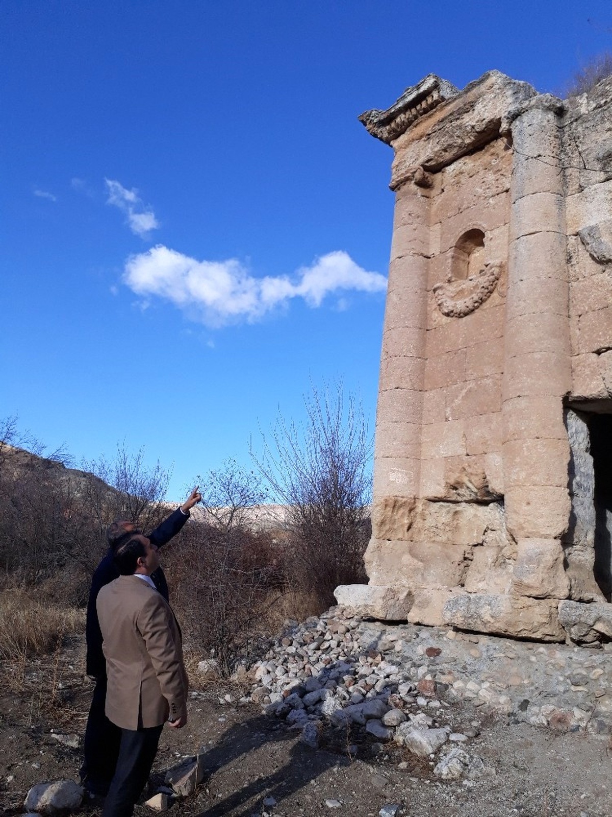 Kaymakam Zengince Tarihi Mescitte İncelemelerde Bulundu