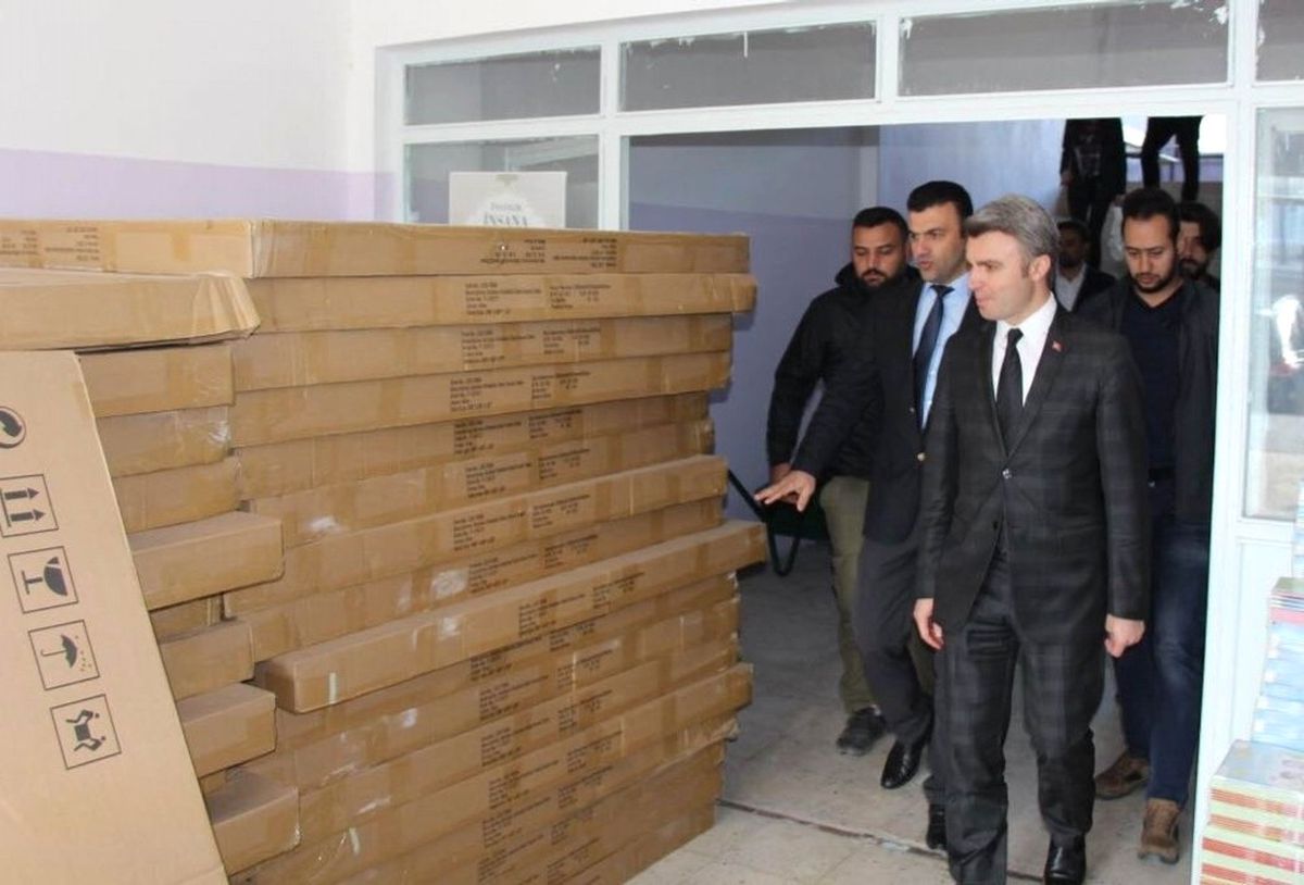 Kayyumdan İlçedeki 33 Okula Spor Malzemesi Desteği