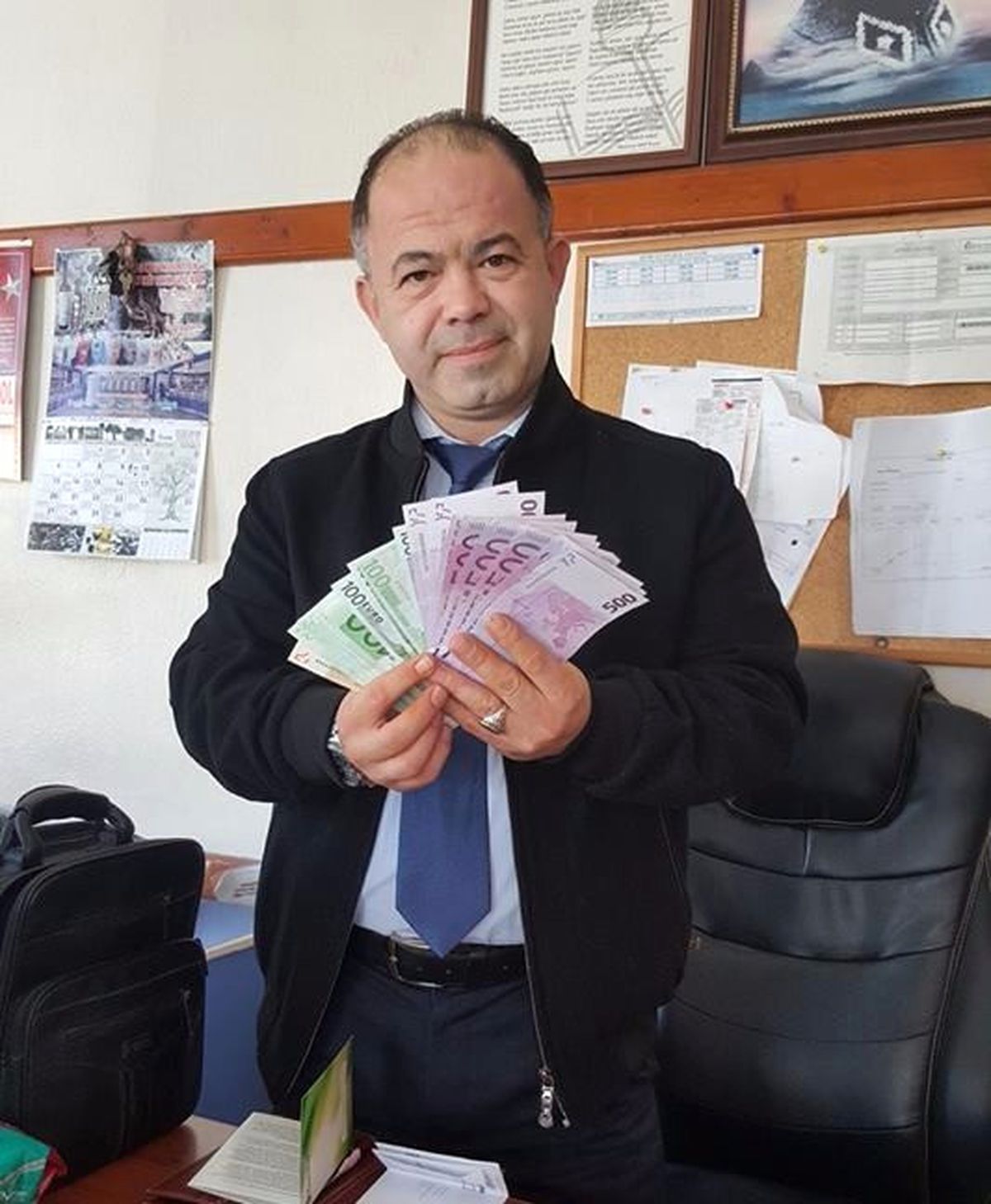 Kooperatif Başkanı Para Dolu Çantayı Sahibine Ulaştırdı