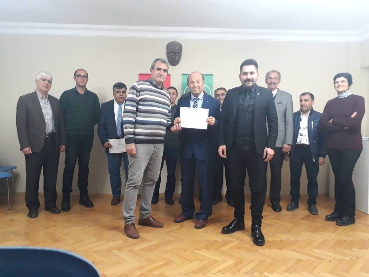 Kursiyerler \'Bağlama Kursu\' Sonunda Sertifikalarını Aldılar