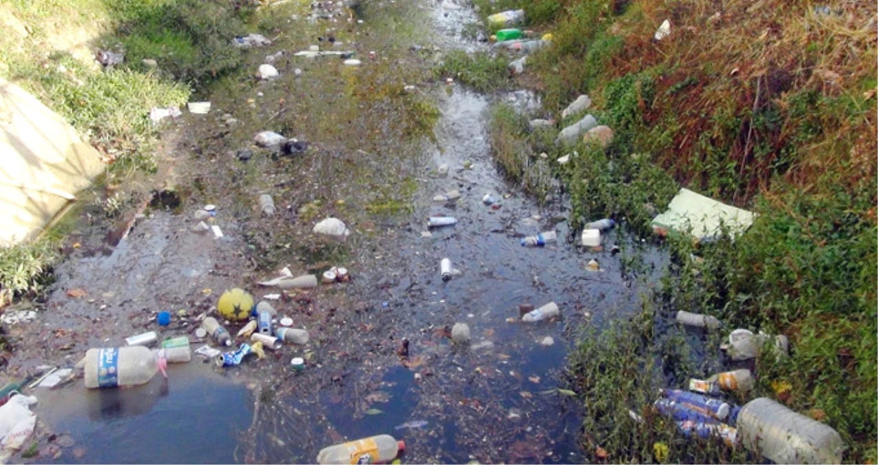 Utandıran Manzara! Manavgat\'ta Sulama Kanalı Çöplüğe Döndü