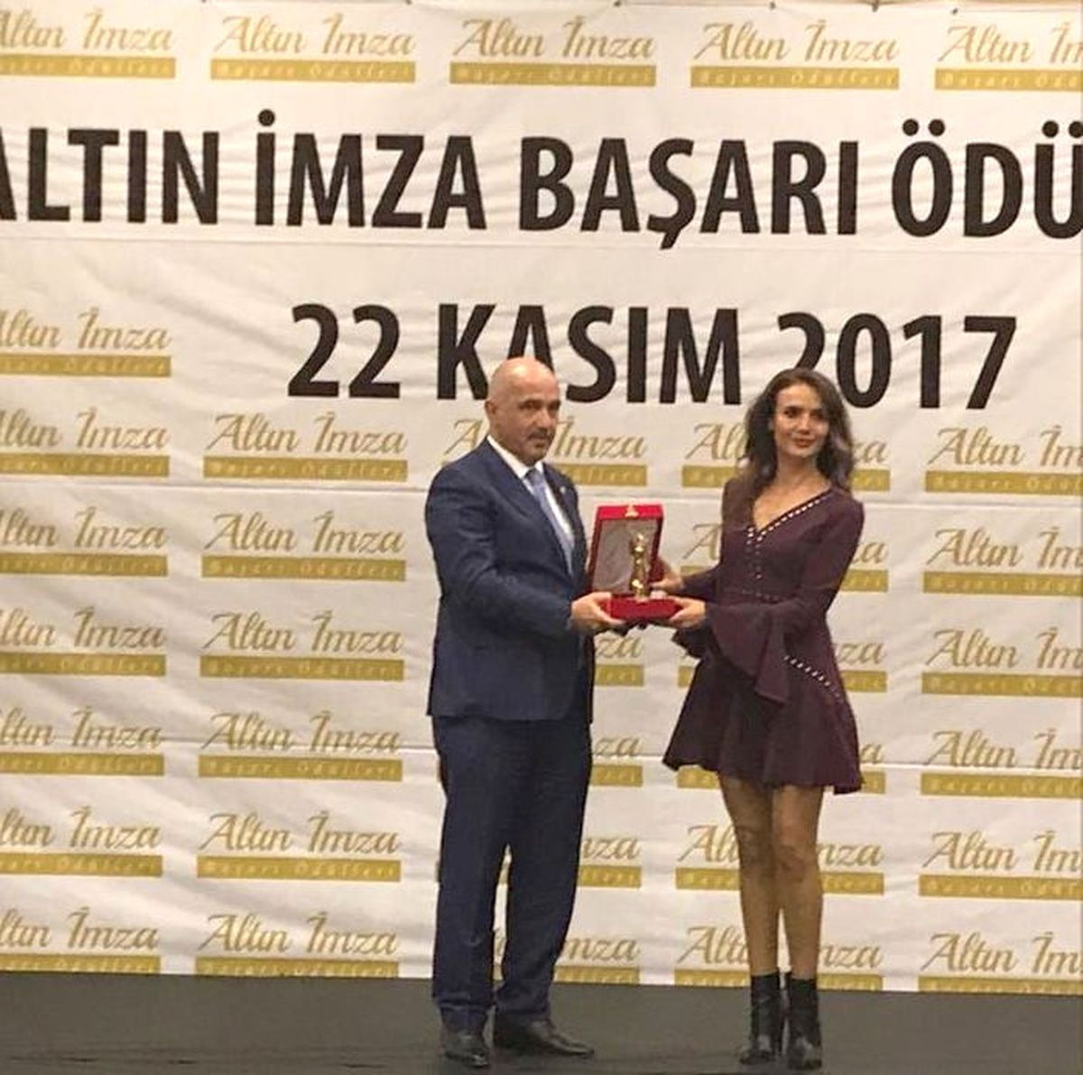 Milletvekili Ilıcalı \'Altın İmza Başarı Ödülüne\' Layık Görüldü
