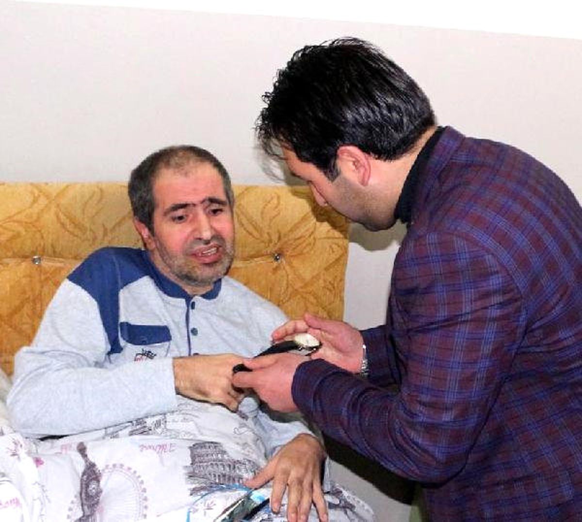 Ms Hastası Emekli Öğretmene, Eski Öğrencileri Sahip Çıktı