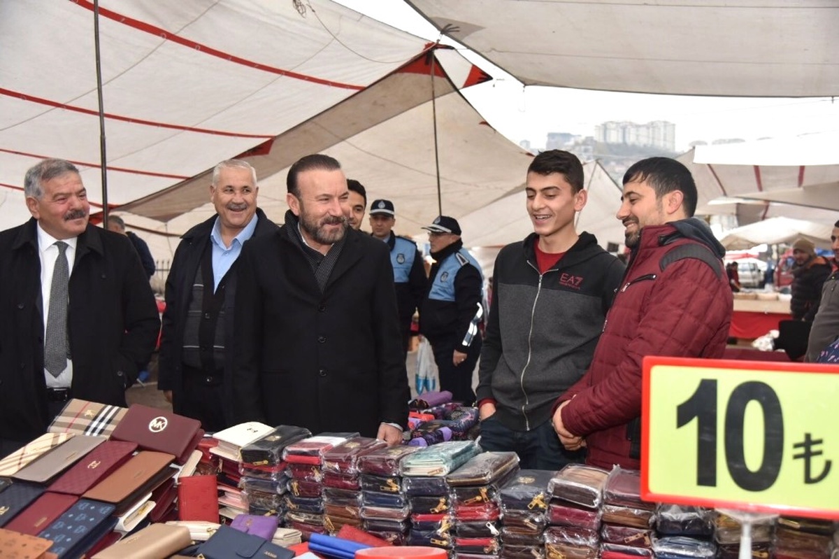 Perşembe Pazarında Tezgahlar Dualarla Açıldı