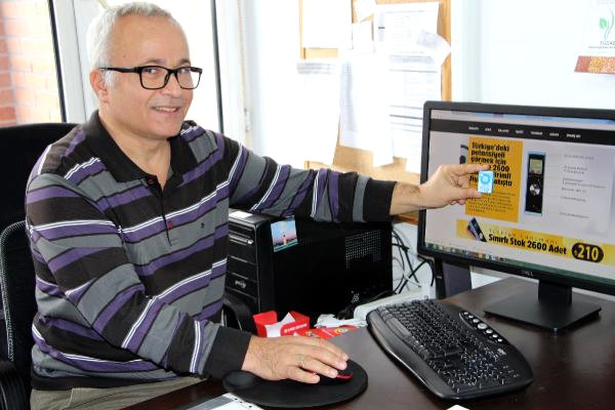 Profesör Yabancı Dil Tercüme Cihazı Sipariş Etti, Müzikçalar Geldi