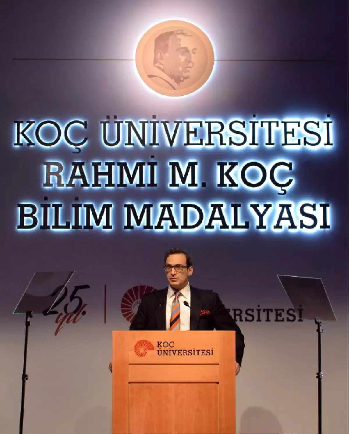 Rahmi M. Koç Bilim Madalyasi Prof. Dr. Daron Acemoğlu\'nun Oldu